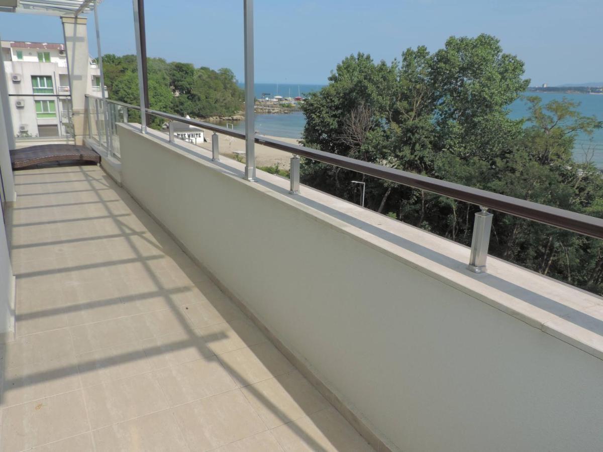 Green Paradise Deluxe Apartments Приморско Экстерьер фото