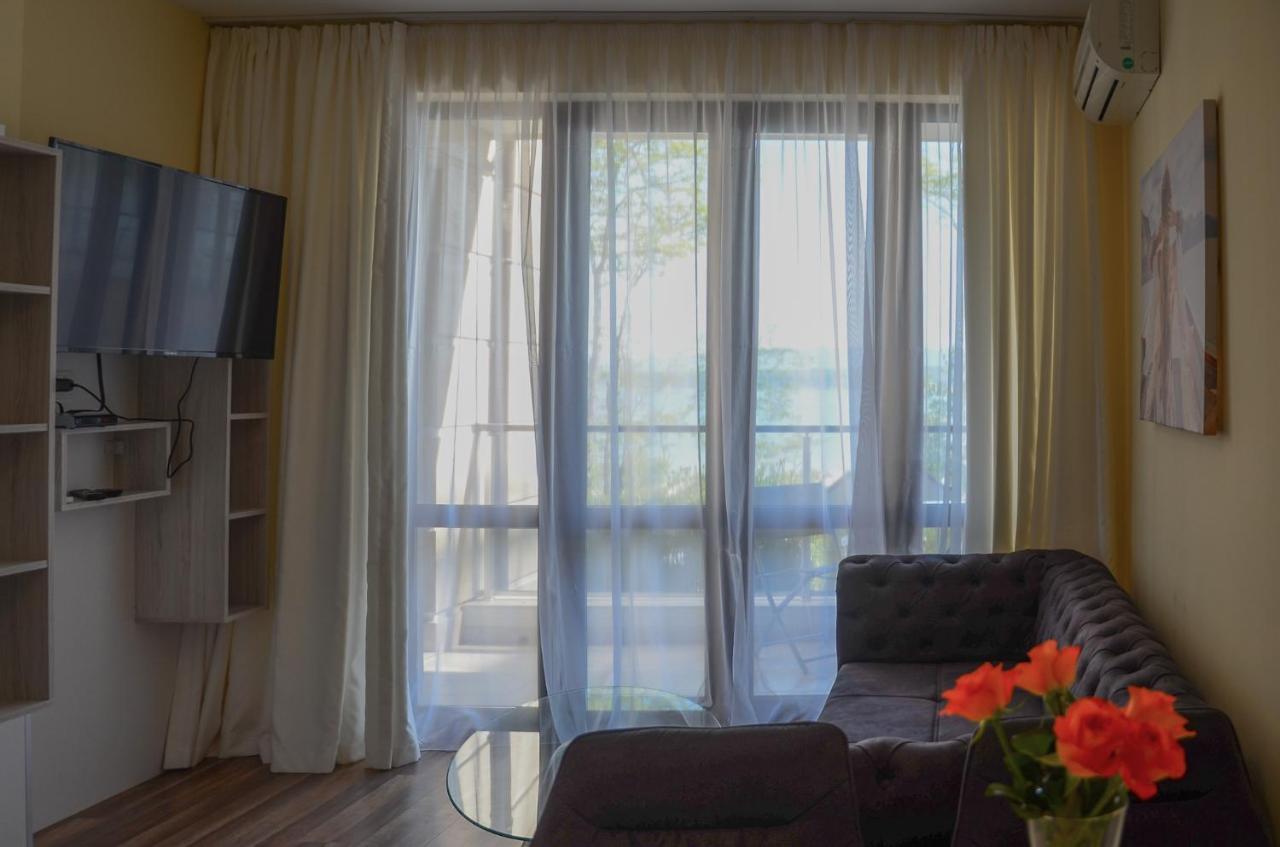 Green Paradise Deluxe Apartments Приморско Экстерьер фото