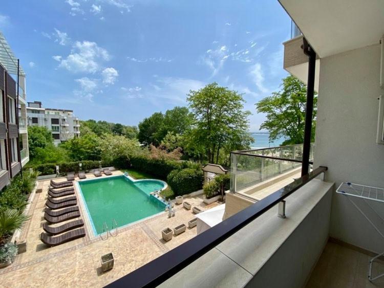 Green Paradise Deluxe Apartments Приморско Экстерьер фото