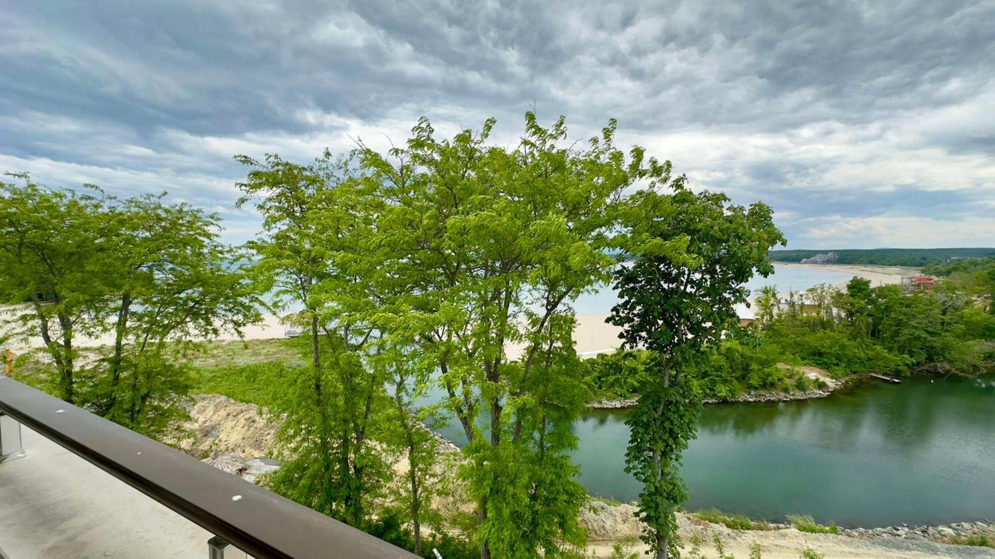 Green Paradise Deluxe Apartments Приморско Экстерьер фото