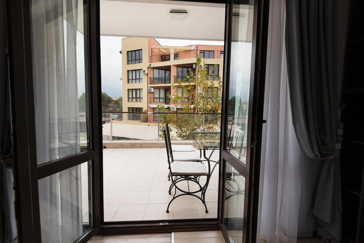 Green Paradise Deluxe Apartments Приморско Экстерьер фото
