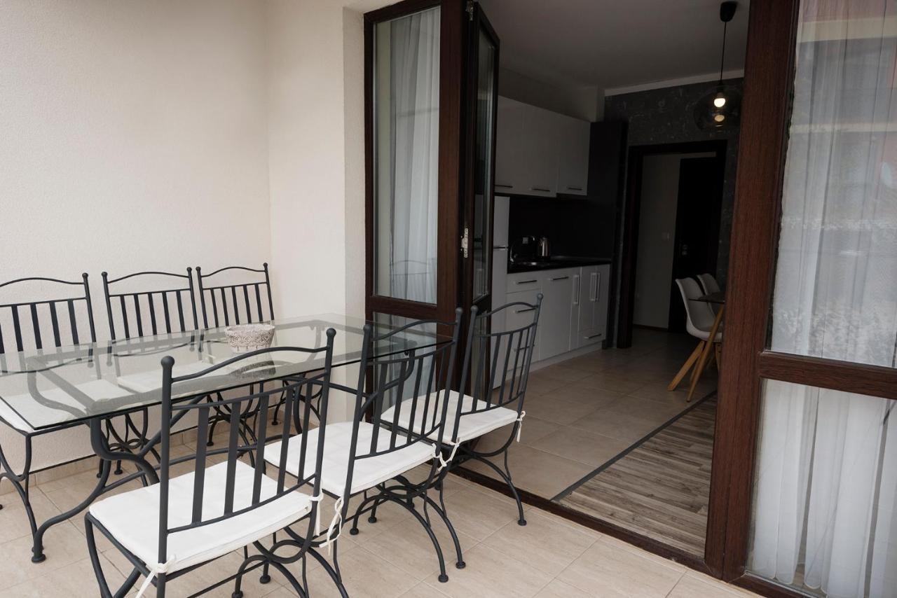 Green Paradise Deluxe Apartments Приморско Экстерьер фото
