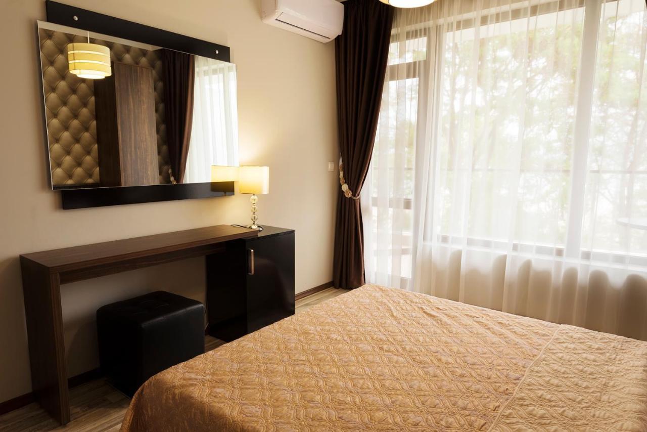 Green Paradise Deluxe Apartments Приморско Экстерьер фото
