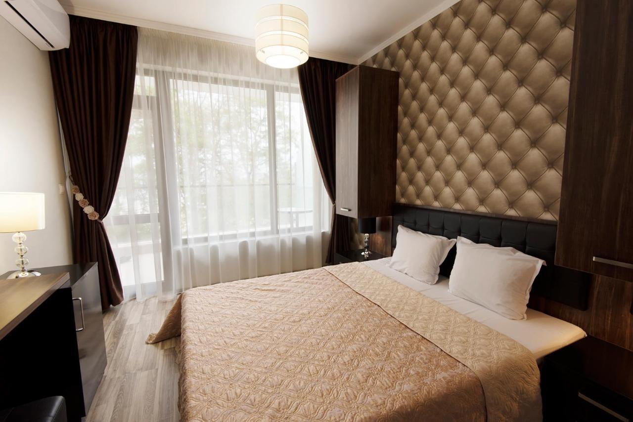 Green Paradise Deluxe Apartments Приморско Экстерьер фото