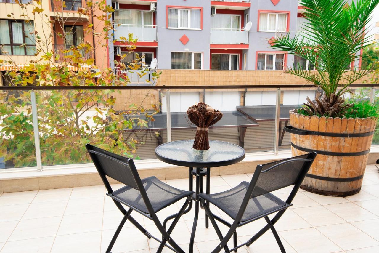 Green Paradise Deluxe Apartments Приморско Экстерьер фото